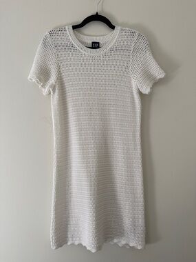 NWOT GAP Knit Scalloped Dress